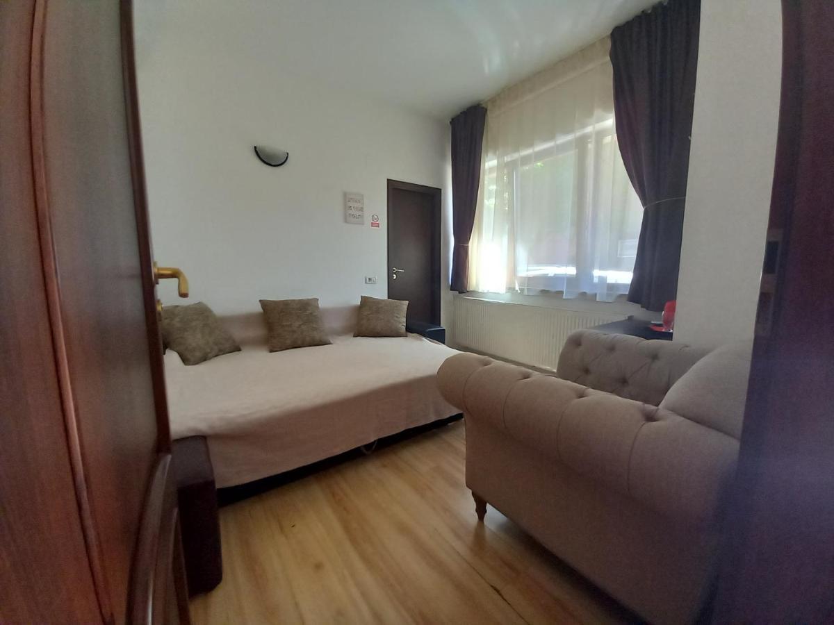 Zorba Guest house 3*