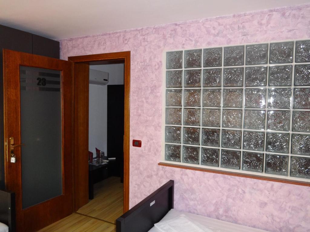Zorba 3* Bucharest